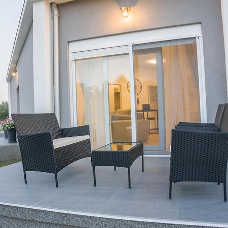 Studio apartman Toni Drniš Esterno foto