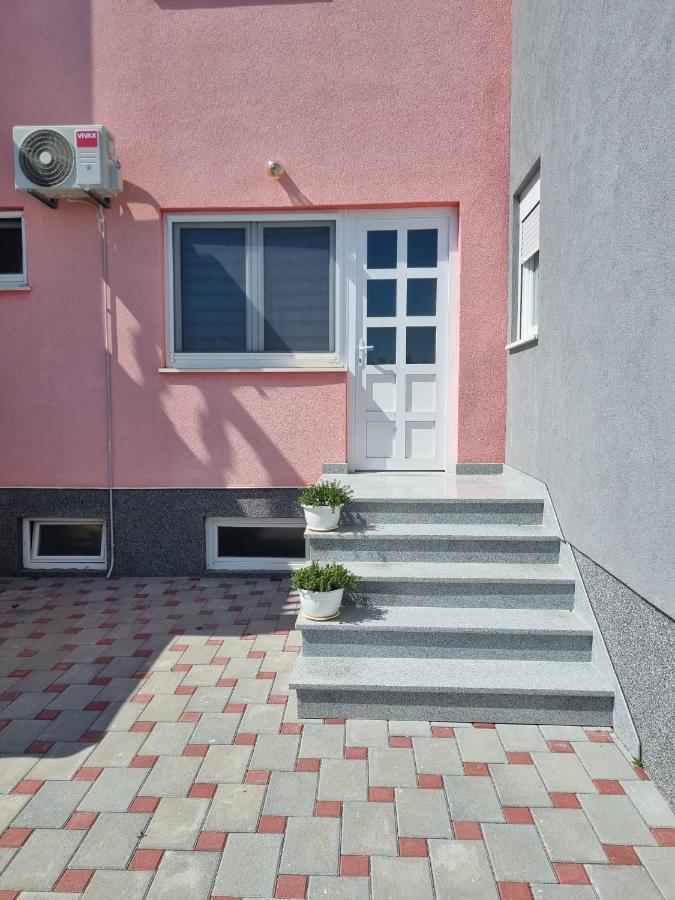 Studio apartman Toni Drniš Esterno foto