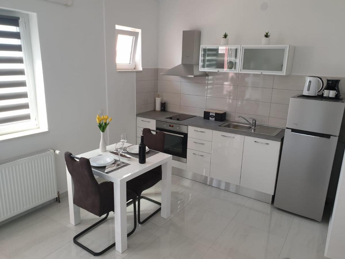 Studio apartman Toni Drniš Esterno foto