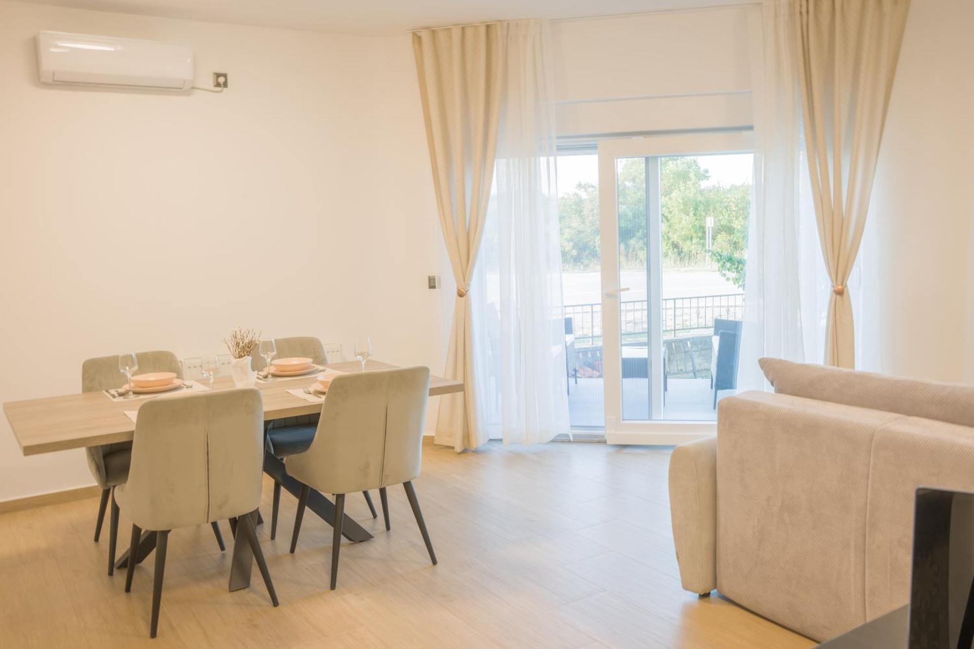 Studio apartman Toni Drniš Esterno foto